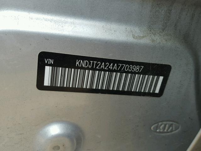 KNDJT2A24A7703987 - 2010 KIA SOUL + SILVER photo 10