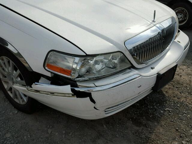 1LNHM81V06Y621762 - 2006 LINCOLN TOWN CAR S WHITE photo 9