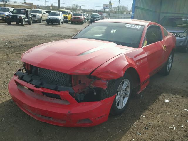 1ZVBP8AN2A5115634 - 2010 FORD MUSTANG RED photo 2