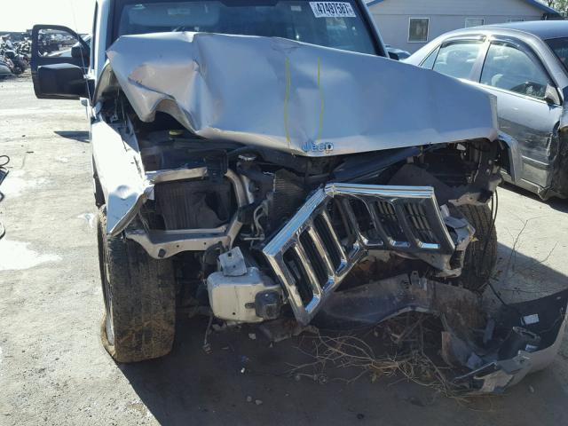 1J8HG48K37C533232 - 2007 JEEP COMMANDER 银色 照片 9