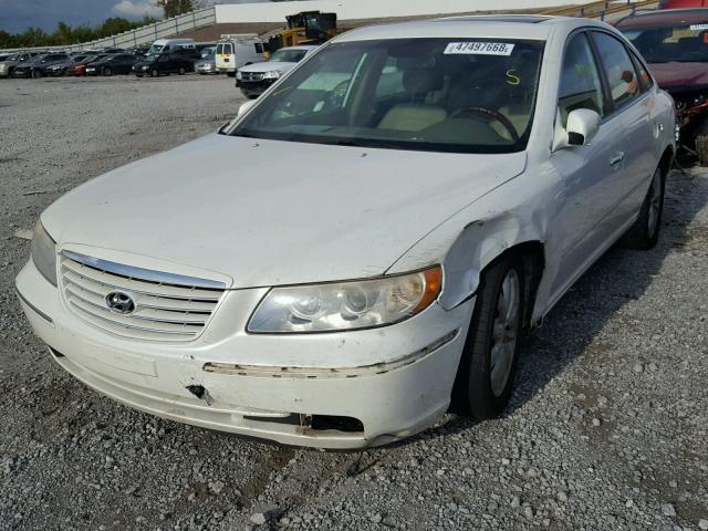 KMHFC46F48A304289 - 2008 HYUNDAI AZERA SE WHITE photo 2