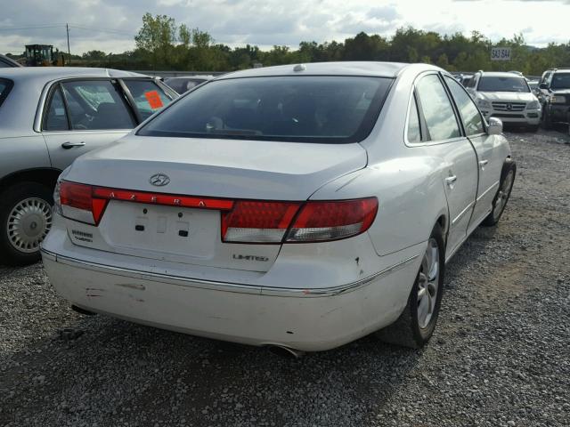 KMHFC46F48A304289 - 2008 HYUNDAI AZERA SE WHITE photo 4