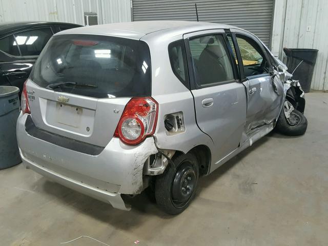 KL1TD66E19B385830 - 2009 CHEVROLET AVEO LS SILVER photo 4