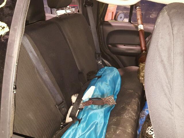 1J4GL48KX4W212050 - 2004 JEEP LIBERTY SP GREEN photo 6