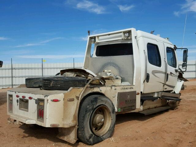 1FVACWDJ26HW57768 - 2006 FREIGHTLINER M2 106 MED WHITE photo 4