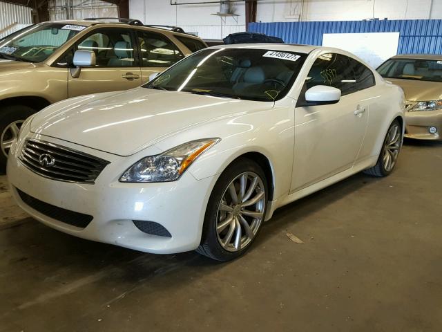 JNKCV64E68M113834 - 2008 INFINITI G37 BASE WHITE photo 2