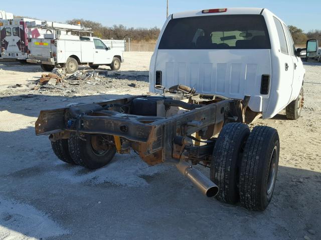 1GCJC33D07F101767 - 2007 CHEVROLET SILVERADO WHITE photo 4