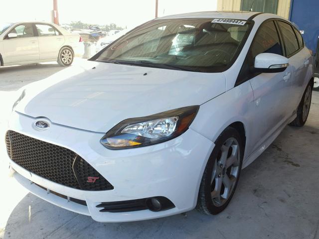 1FADP3L9XEL339434 - 2014 FORD FOCUS ST WHITE photo 2