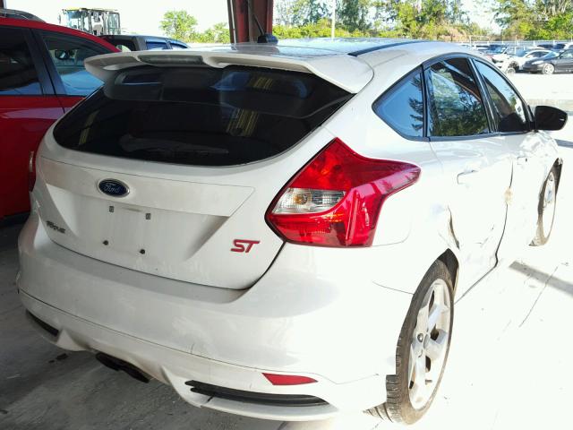 1FADP3L9XEL339434 - 2014 FORD FOCUS ST WHITE photo 4