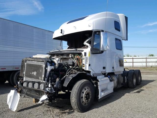 4V4NC9EH6EN162603 - 2014 VOLVO VN VNL WHITE photo 2