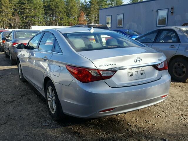 5NPEB4AC0CH394526 - 2012 HYUNDAI SONATA GLS SILVER photo 3