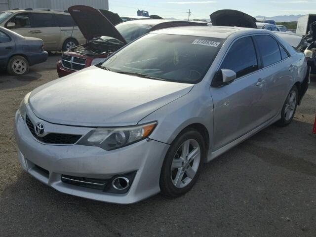 4T1BF1FK2CU134765 - 2012 TOYOTA CAMRY BASE SILVER photo 2