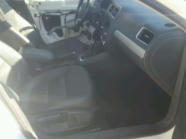 3VWDP7AJ3DM416542 - 2013 VOLKSWAGEN JETTA SE 白色 照片 5