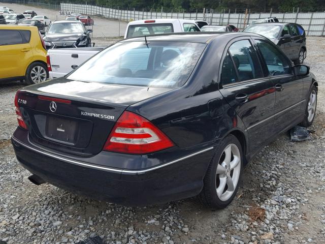 WDBRF40J55F646479 - 2005 MERCEDES-BENZ C 230K SPO BLACK photo 4