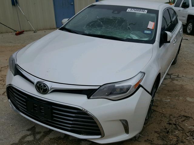 4T1BK1EB7JU279598 - 2018 TOYOTA AVALON XLE WHITE photo 2