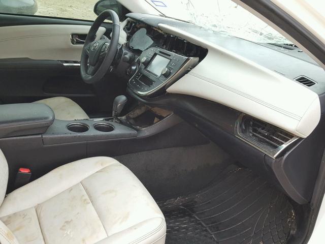 4T1BK1EB7JU279598 - 2018 TOYOTA AVALON XLE WHITE photo 5