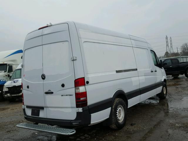 WD3PE8DD8GP249282 - 2016 MERCEDES-BENZ SPRINTER 2 WHITE photo 4