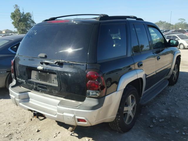 1GNDT13S552324981 - 2005 CHEVROLET TRAILBLAZE BLACK photo 4