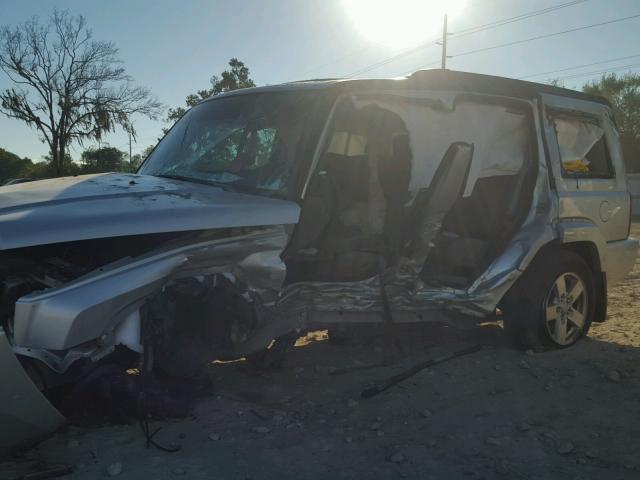 1J8HH48K16C255085 - 2006 JEEP COMMANDER SILVER photo 9