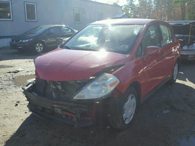 3N1BC13E67L372570 - 2007 NISSAN VERSA S RED photo 2