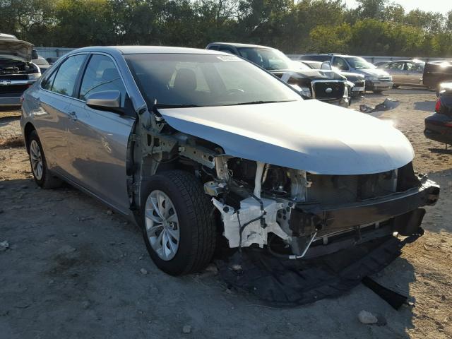 4T1BF1FK7FU897420 - 2015 TOYOTA CAMRY LE 银色 照片 1
