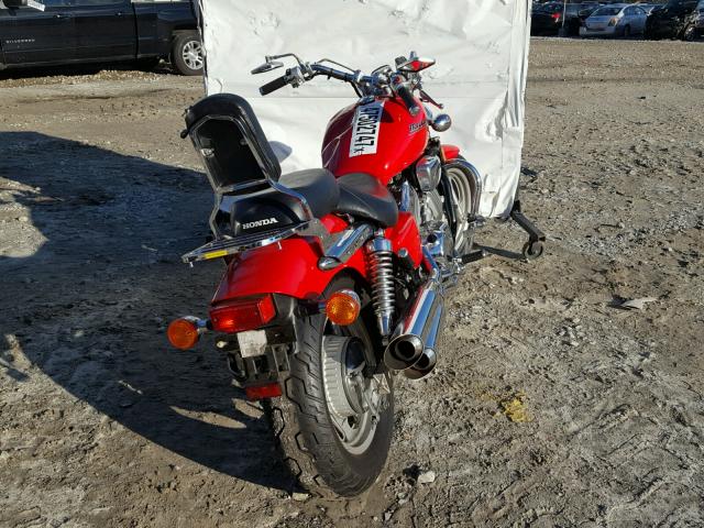 JH2RC4303TM201980 - 1996 HONDA VF750 C RED photo 4