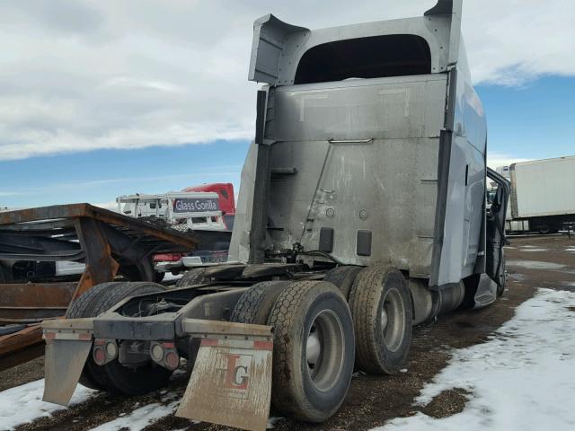 1XPBAP8X2FD199259 - 2015 PETERBILT 579 WHITE photo 4