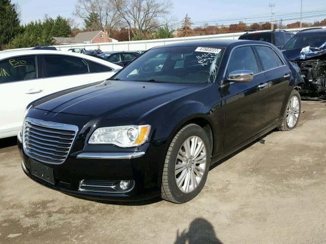 2C3CCAKT3DH665546 - 2013 CHRYSLER 300C BLACK photo 2