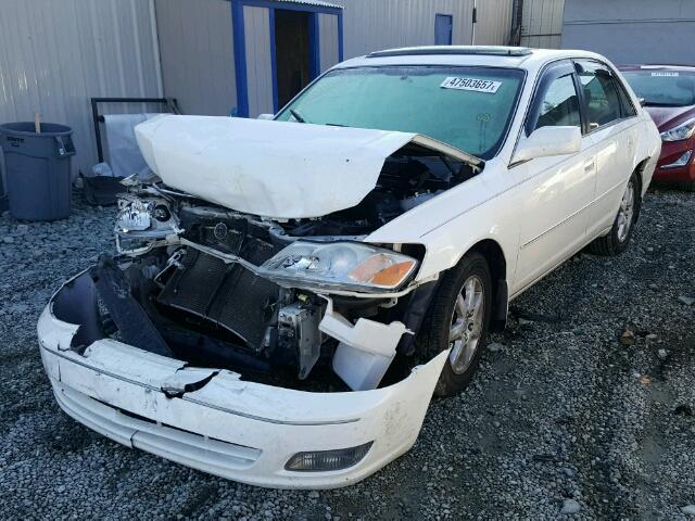 4T1BF28B4YU079102 - 2000 TOYOTA AVALON XL WHITE photo 2