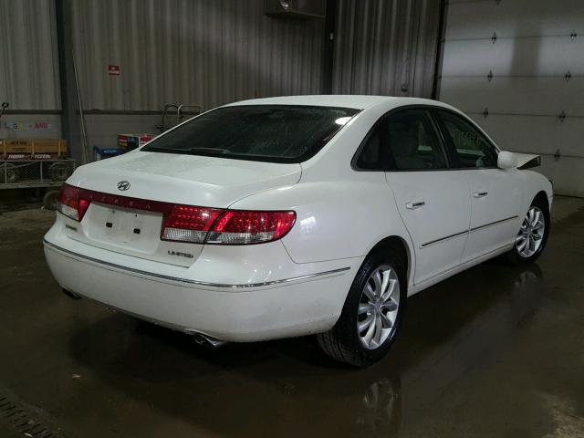 KMHFC46F67A174529 - 2007 HYUNDAI AZERA SE WHITE photo 4