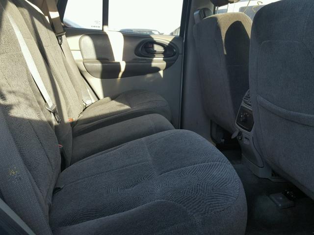 1GNDT13S542414288 - 2004 CHEVROLET TRAILBLAZE SILVER photo 6