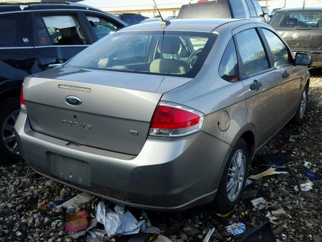 1FAHP35N58W187013 - 2008 FORD FOCUS SE GRAY photo 4