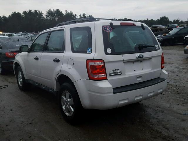 1FMCU0C70AKB76560 - 2010 FORD ESCAPE XLS WHITE photo 3