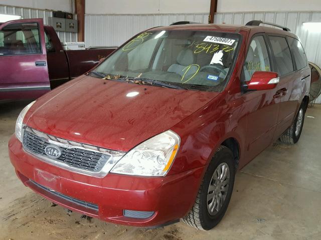 KNDMG4C76C6418433 - 2012 KIA SEDONA LX MAROON photo 2