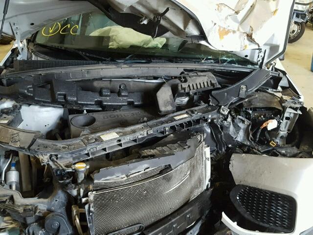 5XYKT3A14BG035789 - 2011 KIA SORENTO BA SILVER photo 7