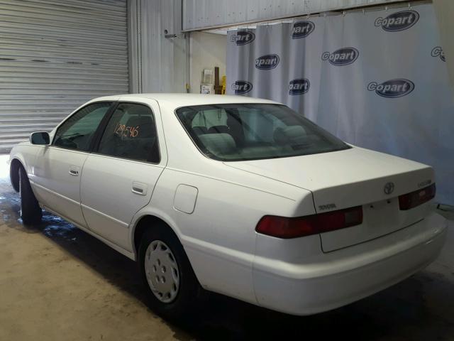 4T1BG22K4XU873246 - 1999 TOYOTA CAMRY CE WHITE photo 3