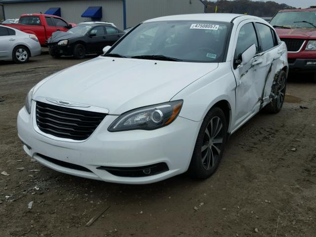 1C3CCBBG3DN739063 - 2013 CHRYSLER 200 TOURIN WHITE photo 2