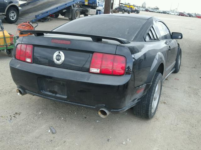 1ZVHT82H985145111 - 2008 FORD MUSTANG GT BLACK photo 4