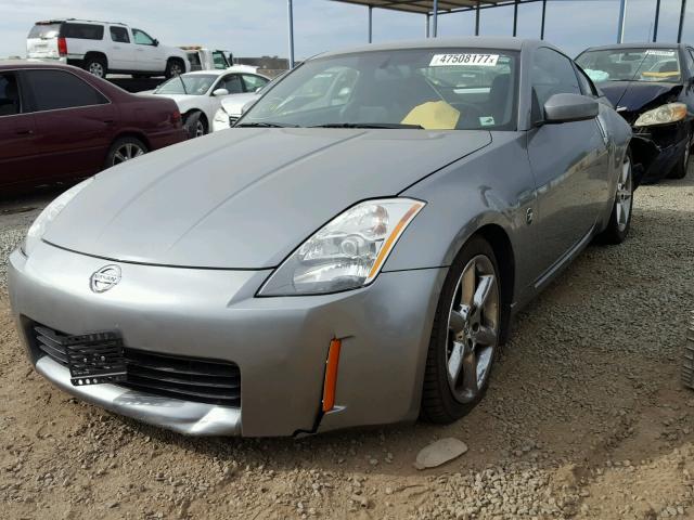 JN1AZ34E15M650038 - 2005 NISSAN 350Z COUPE GRAY photo 2