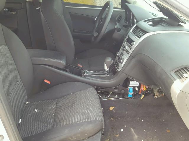 1G1ZC5E1XBF106557 - 2011 CHEVROLET MALIBU 1LT WHITE photo 5