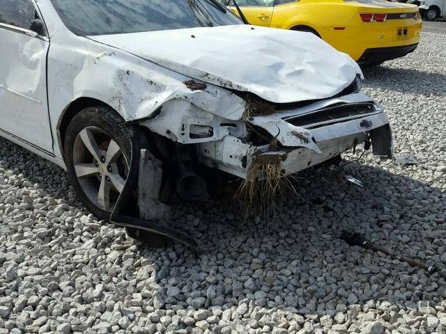 1G1ZC5E1XBF106557 - 2011 CHEVROLET MALIBU 1LT WHITE photo 9