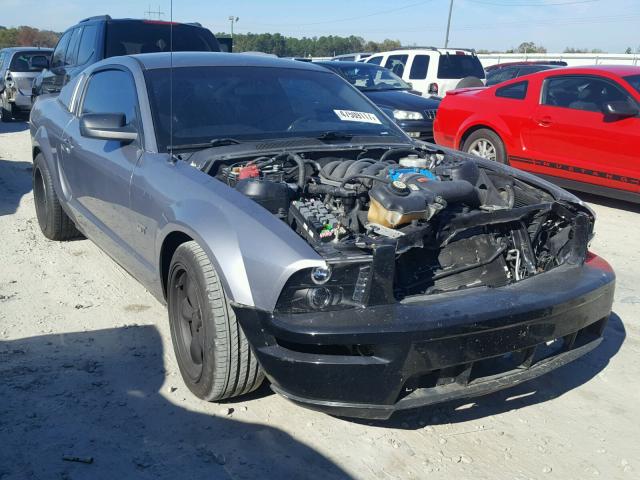 1ZVFT82H565245517 - 2006 FORD MUSTANG GT GRAY photo 1