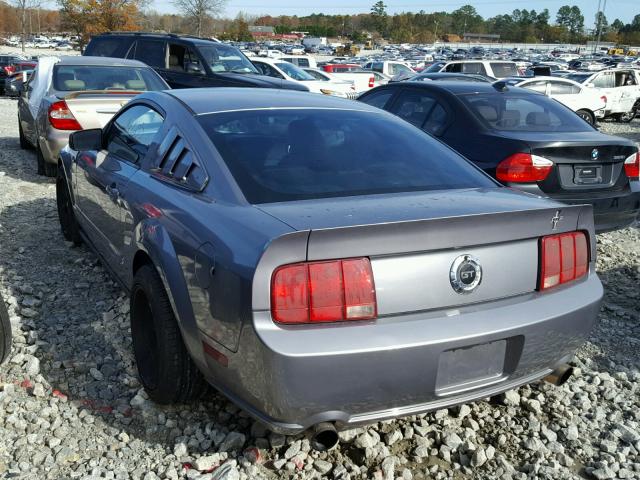 1ZVFT82H565245517 - 2006 FORD MUSTANG GT GRAY photo 3