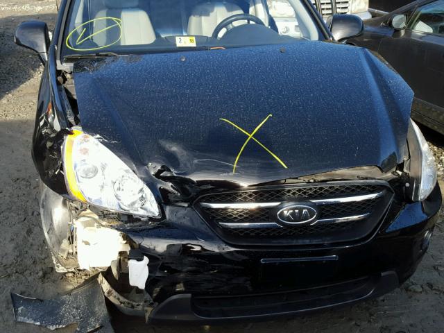 KNAFG526577116894 - 2007 KIA RONDO LX BLACK photo 7