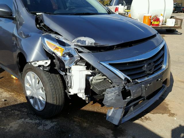 3N1CN7AP2GL836217 - 2016 NISSAN VERSA S GRAY photo 9