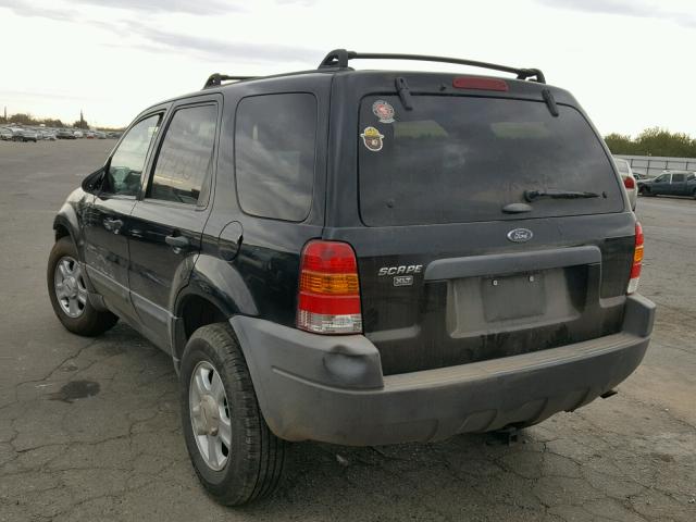 1FMCU03114DA13792 - 2004 FORD ESCAPE XLT BLACK photo 3