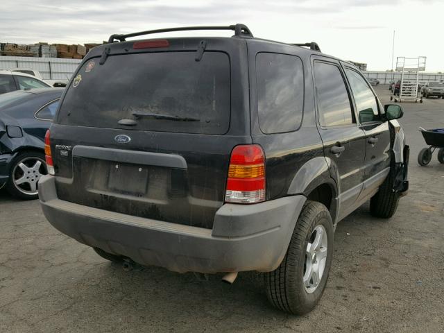 1FMCU03114DA13792 - 2004 FORD ESCAPE XLT BLACK photo 4