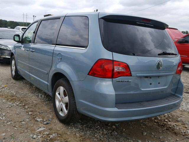 2V4RW3D14AR333437 - 2010 VOLKSWAGEN ROUTAN SE BLUE photo 3