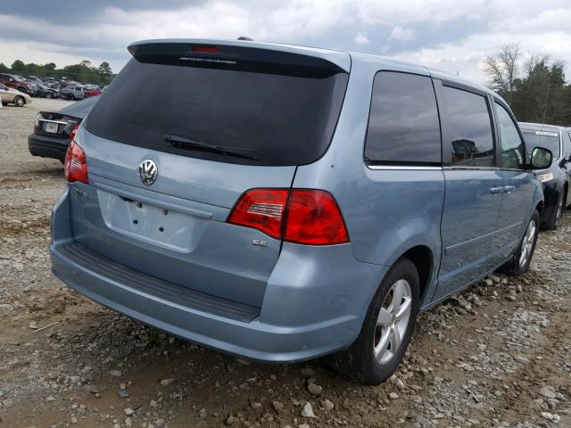 2V4RW3D14AR333437 - 2010 VOLKSWAGEN ROUTAN SE BLUE photo 4