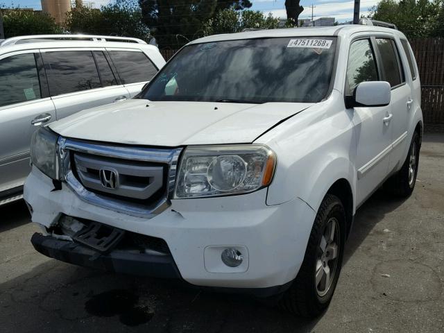 5FNYF4H72BB059419 - 2011 HONDA PILOT EXLN WHITE photo 2